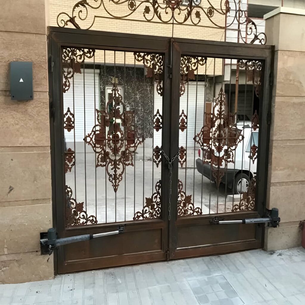 کنترل کردن درب منزل به چه معناست؟