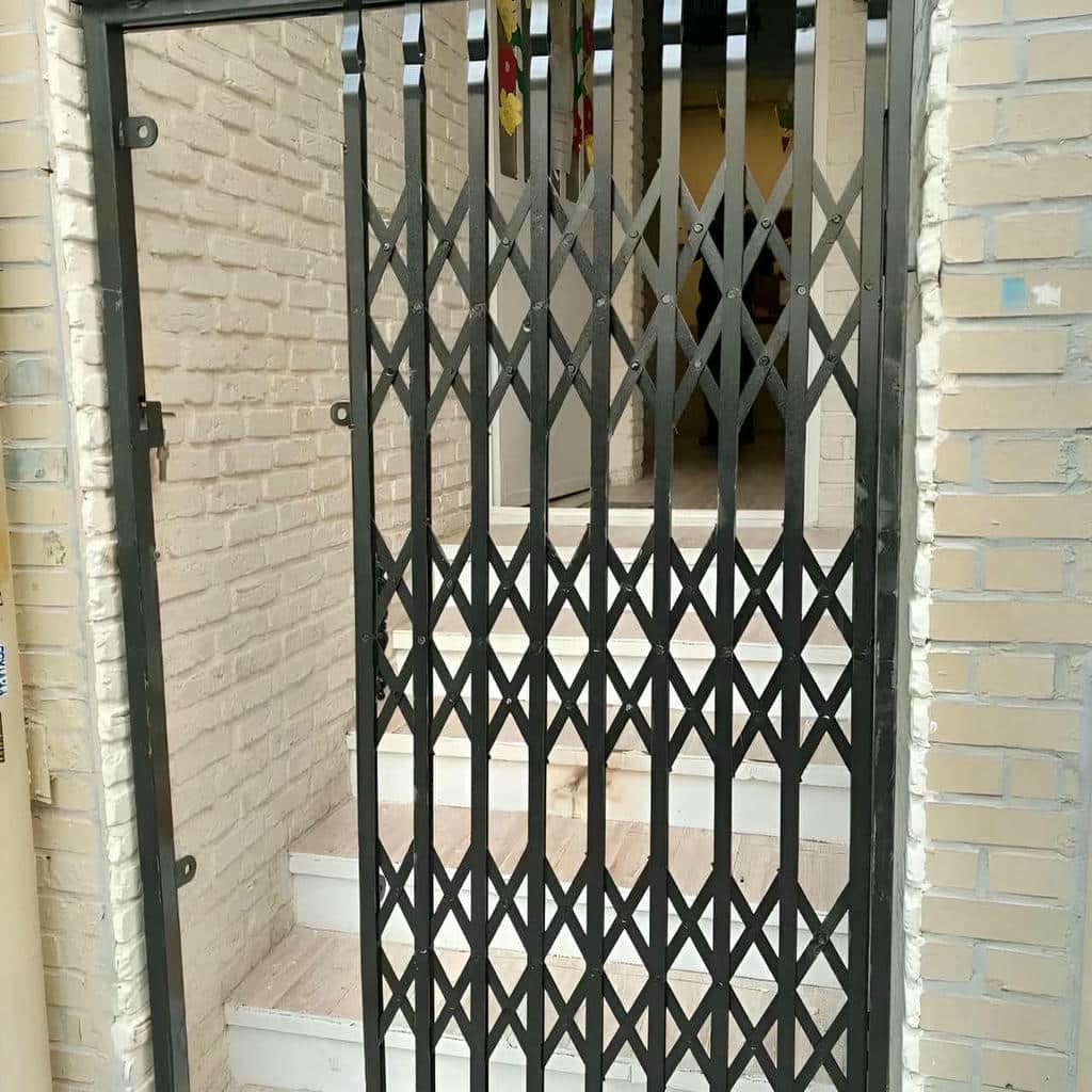 accordion-door-protection-apartment-acp خرید درب آکاردئونی