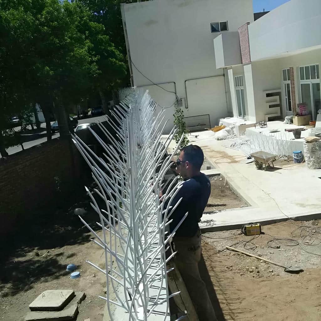 fence-wall-protection-deer-antler-spear-rq نصب حفاظ شاخ گوزنی