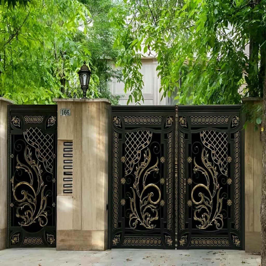 خرید درب حیاط فرفورژه کلاسیک در کرج