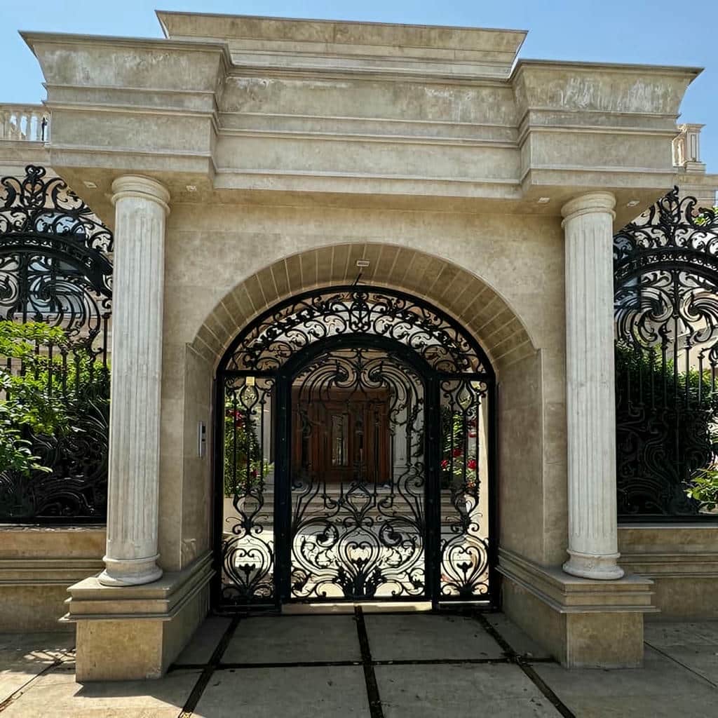 درب حیاط در چابهار
