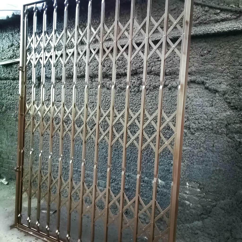 نصب درب آکاردئونی فلزی چهارگل در فشم