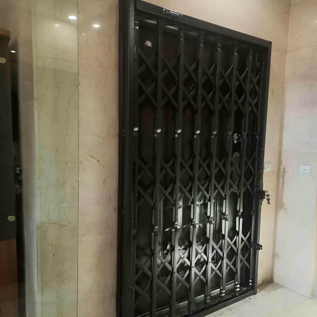 نصب درب آکاردئونی فلزی چهارگل در چالوس