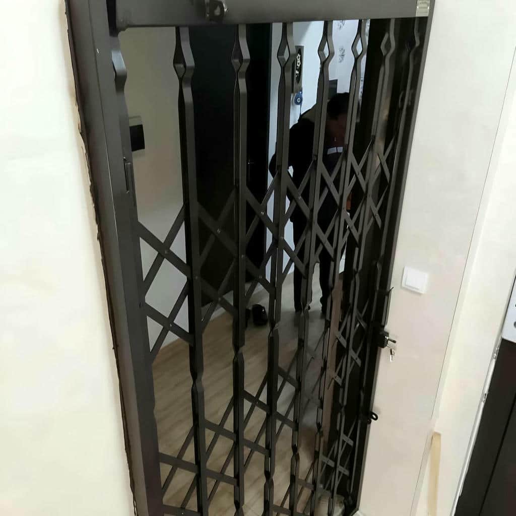 درب آکاردئونی فلزی در اهواز
