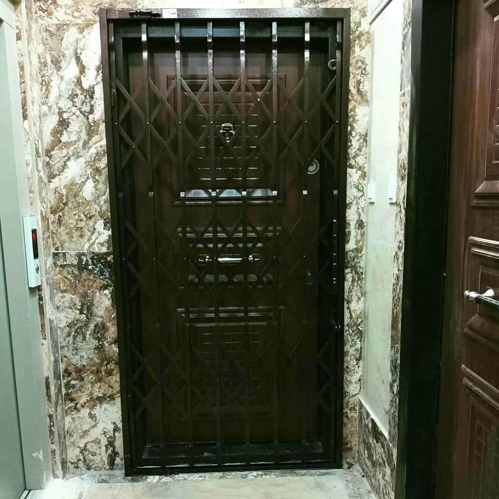 نصب درب آکاردئونی فلزی چهارگل در یزد