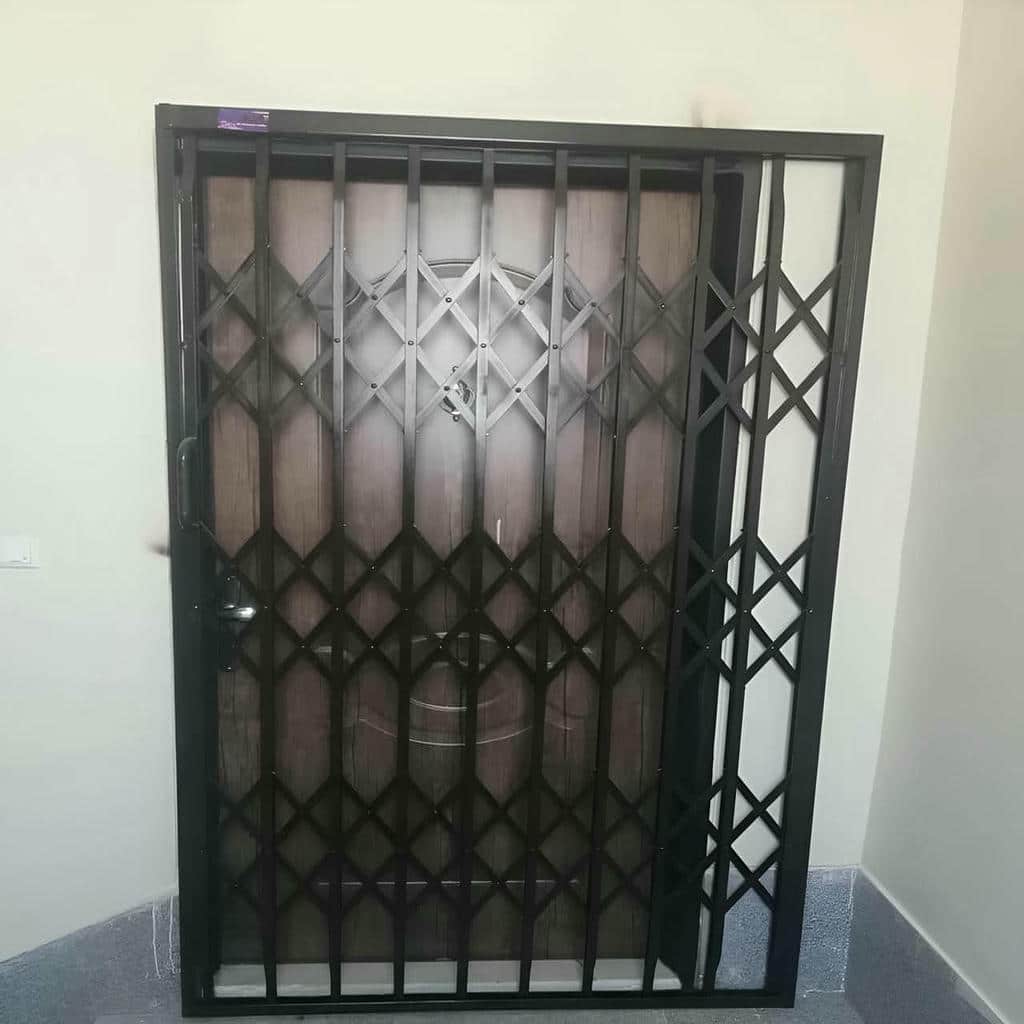 نصب درب آکاردئونی فلزی چهارگل در بندرعباس