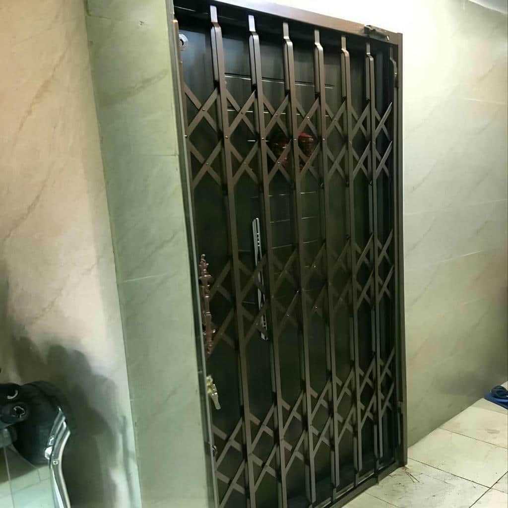 درب آکاردئونی فلزی در سیرجان