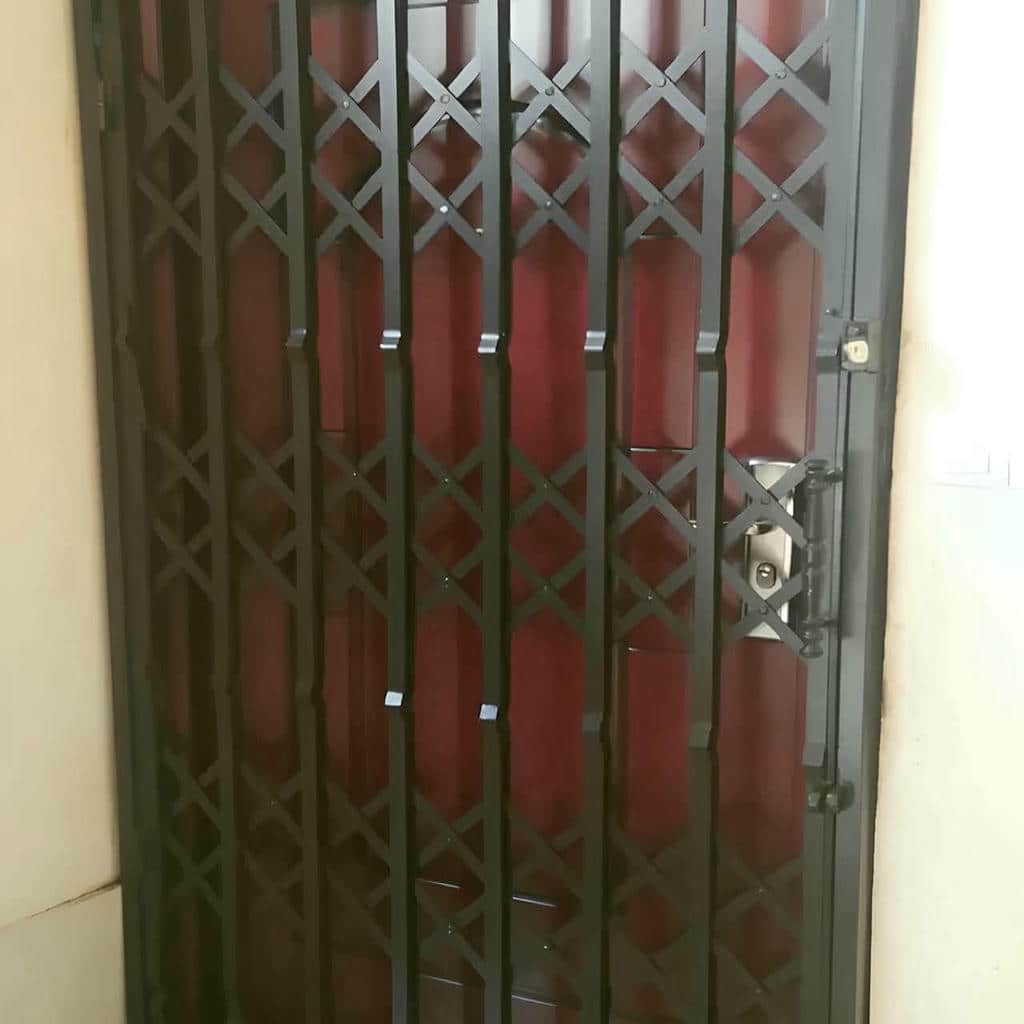 درب آکاردئونی فلزی در کرمانشاه