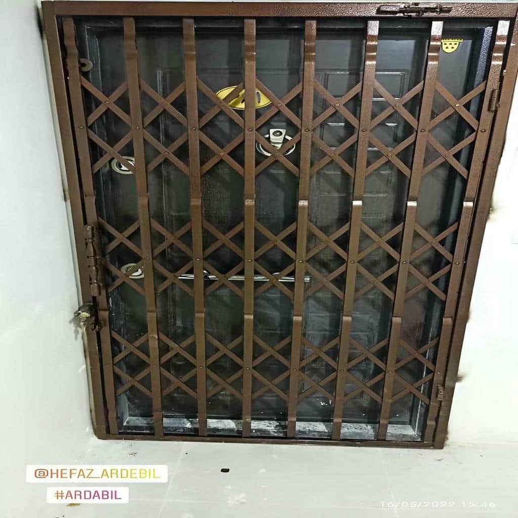 خرید درب آکاردئونی فلزی تسمه تقویتشده در بابل