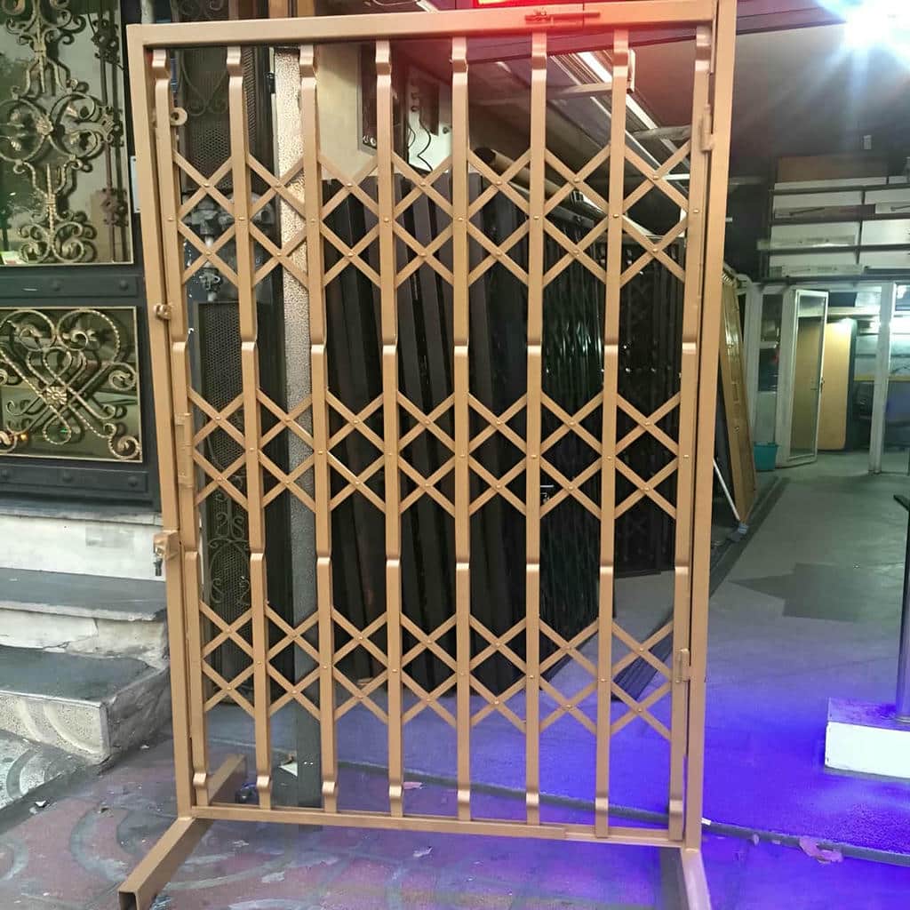 نصب درب آکاردئونی فلزی چارچوب مستحکم در سیرجان