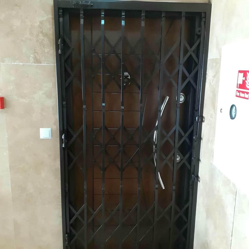 فروش درب آکاردئونی فلزی تمام گل در مریوان