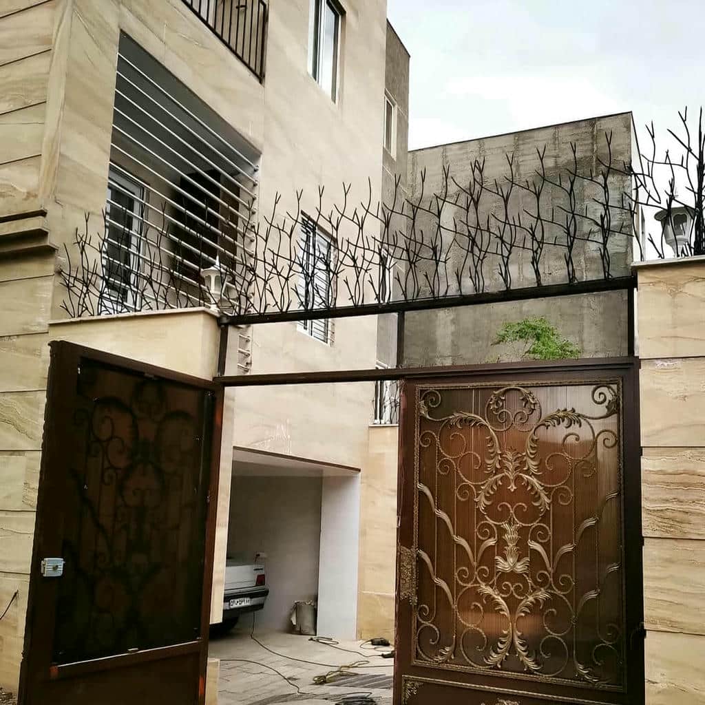 حفاظ شاخ گوزنی دیوار ساختمان در کیش