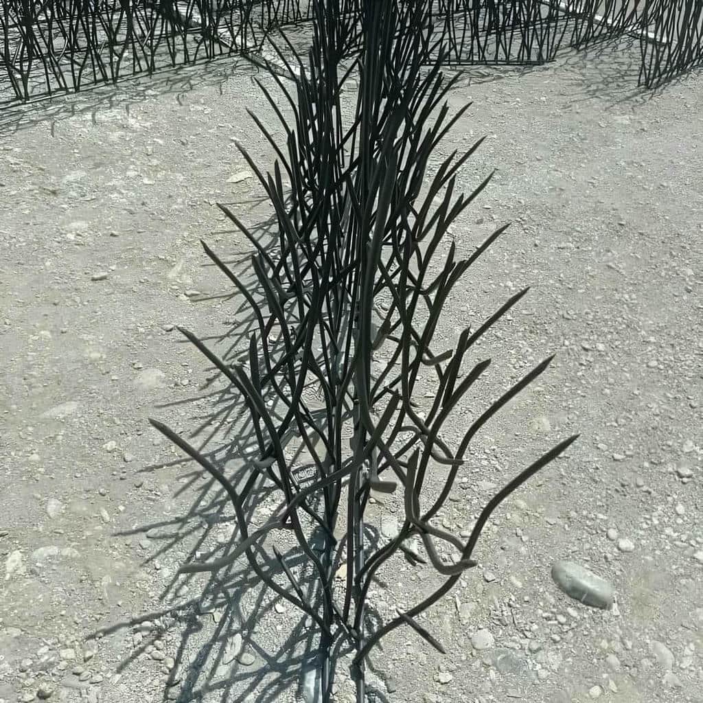 نصب حفاظ شاخ گوزنی دیوار ساختمان میلگرد نوک تیز در استان گلستان