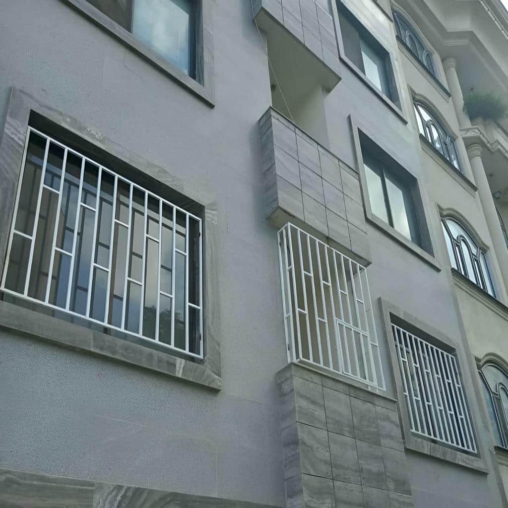 نصب حفاظ پنجره مدرن مربعی در بیرجند