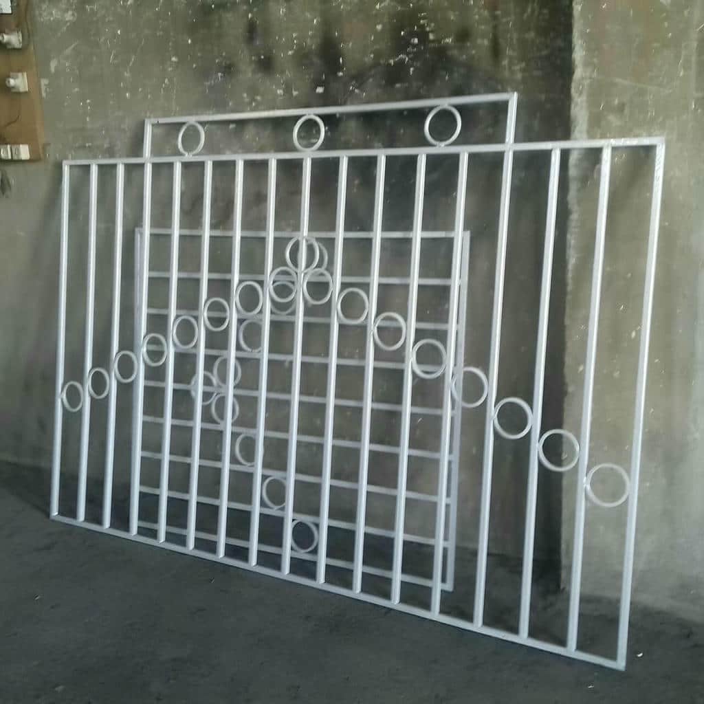 نصب حفاظ پنجره مدرن مربعی در آمل