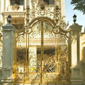 درب حیاط در بندر دیلم