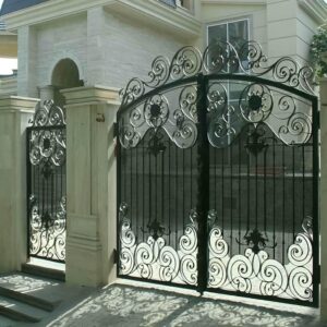 درب حیاط در بندر لنگه