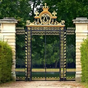 درب حیاط در لواسان