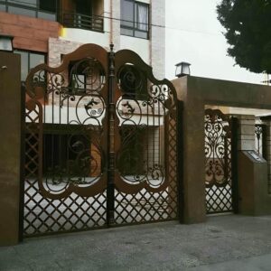 درب حیاط در قائمشهر
