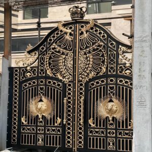 درب حیاط در کرمان