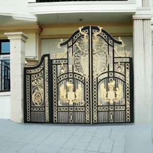 درب حیاط در نیشابور