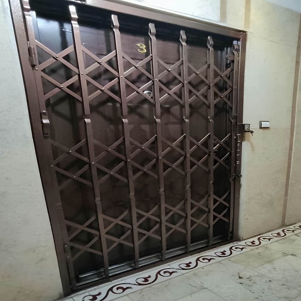 درب آکاردئونی با برش دقیق پروفیل