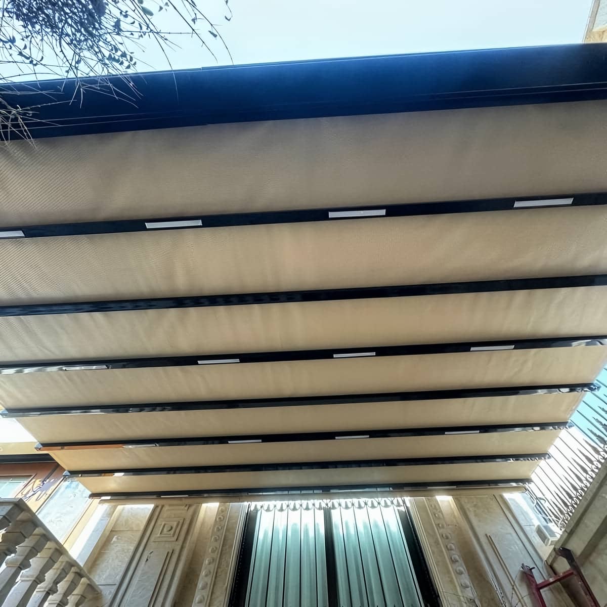 سقف برقی تراس و بالکن با ریموت کنترل روان سقف برقی تراس و بالکن با ریموت کنترل روان