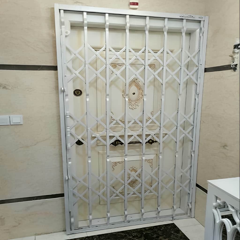سفارش حفاظ آکاردئونی آهنی سه لوزی با قفل تقویت‌شده