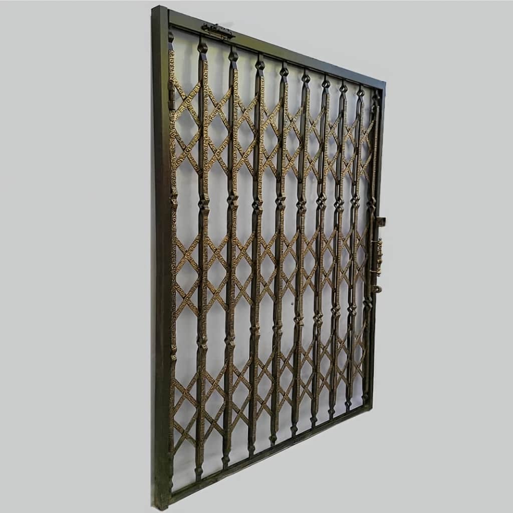 خدمات ساخت درب آکاردئونی سه گل تسمه با قفل تقویت‌شده