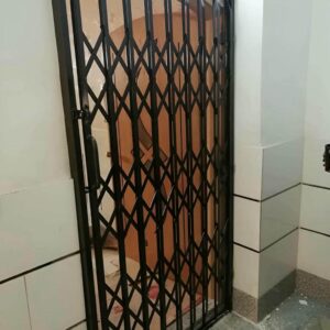 13 طرح درب آکاردئونی مشکی طلایی