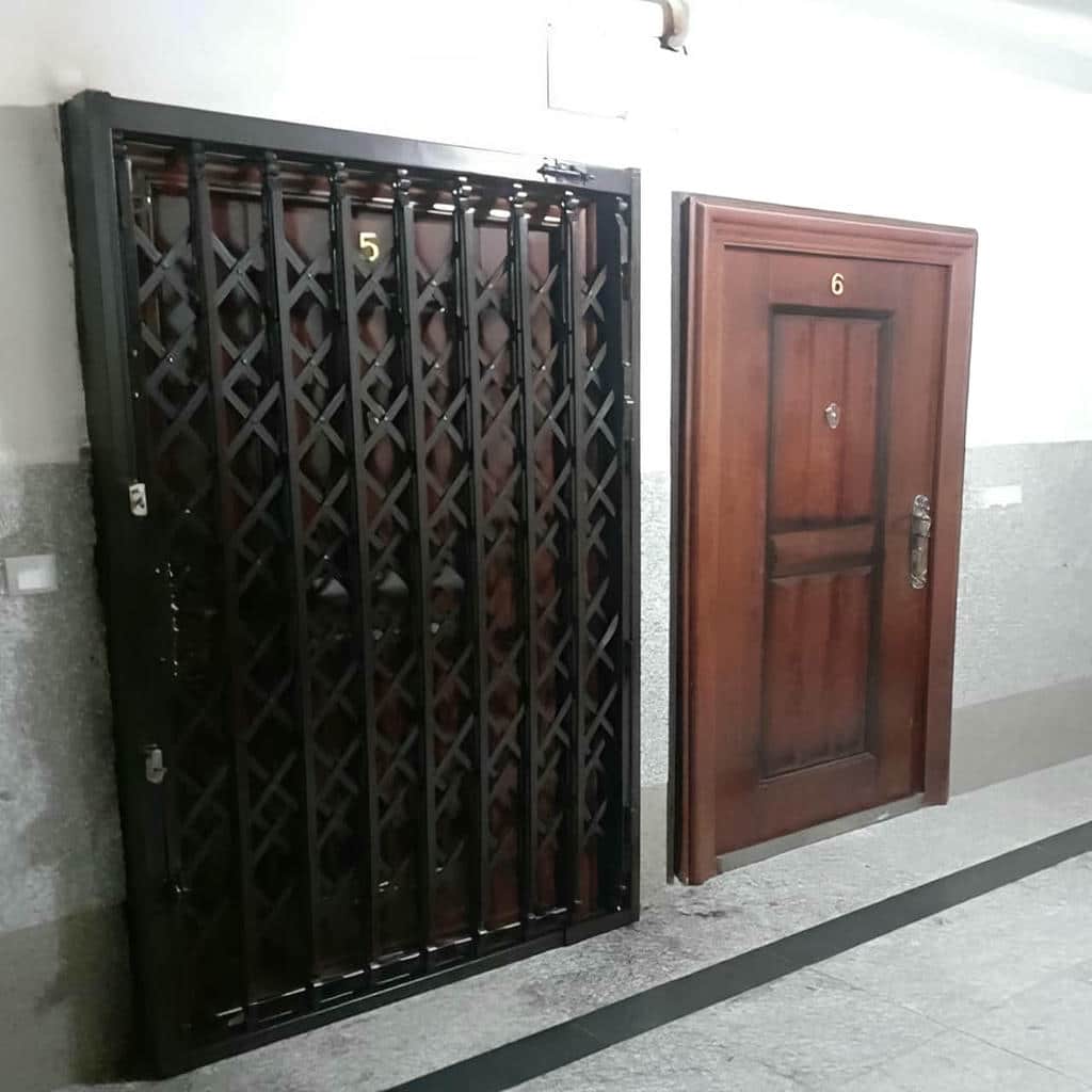خرید درب آکاردئونی سلطنتی گل دار با مشاوره انتخاب مدل
