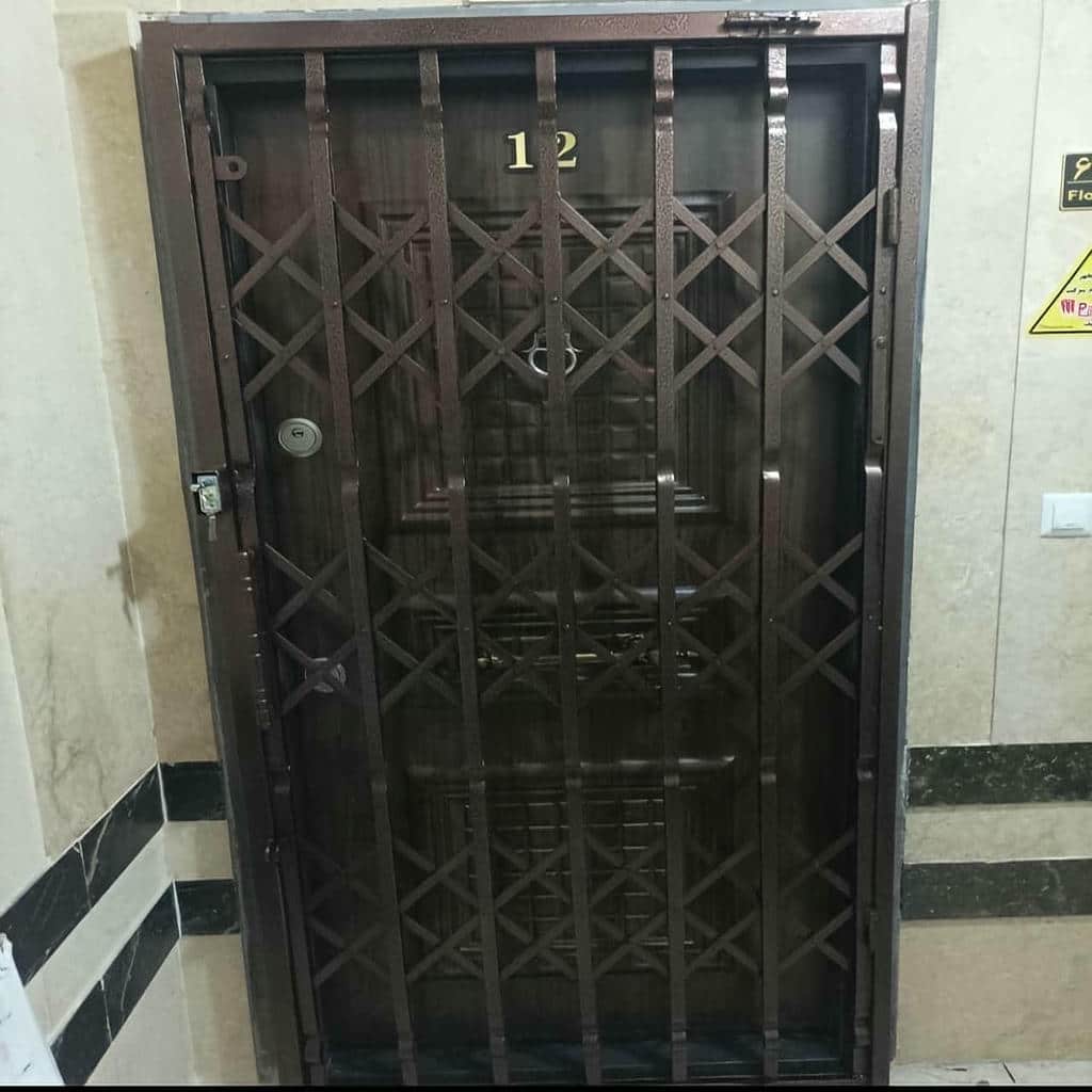 خرید حفاظ آکاردئونی درب واحد مسکونی با مشاوره انتخاب نمونه