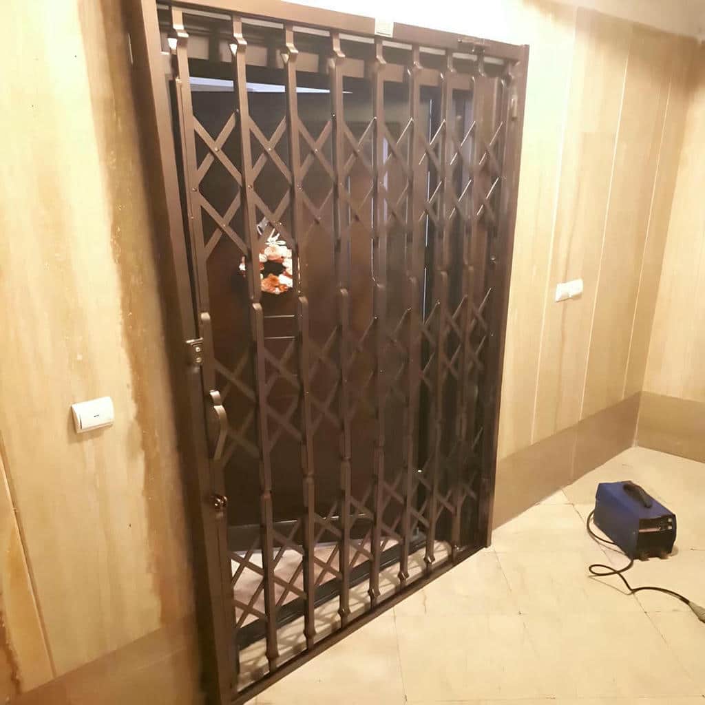 سفارش درب آکاردئونی شیک قفل دار با قفل تقویت‌شده