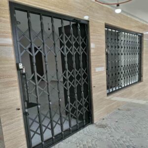12 مدل درب آکاردئونی مدرن مشکی ورودی اداری