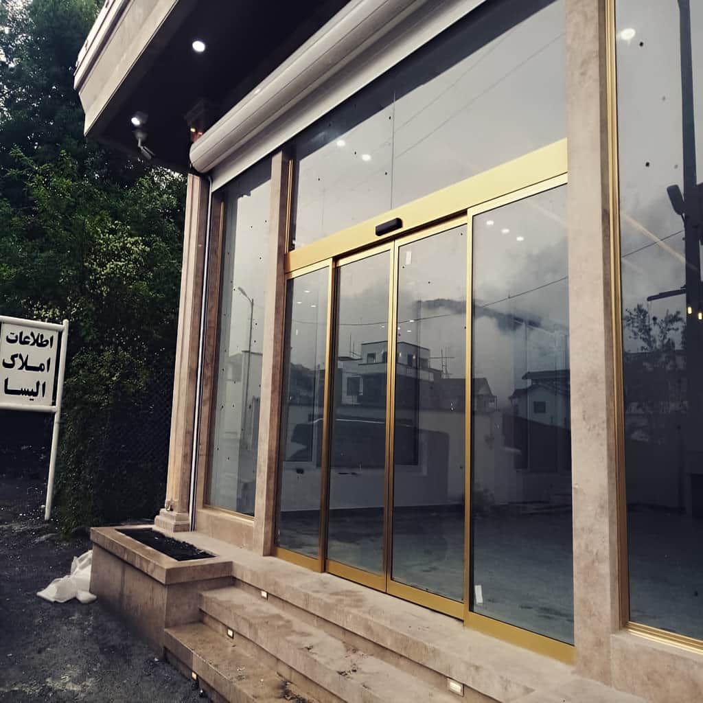 درب اتوماتیک شیشه ای تلسکوپی برای نصب در دهانه محدود فروشگاه