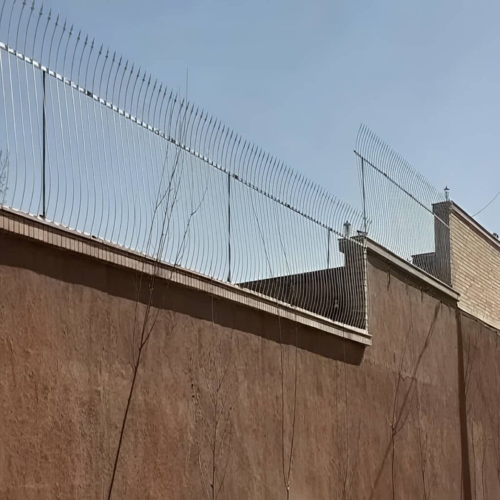 سفارش حفاظ دیوار کلاسیک سرنیزه با بررسی محل نصب