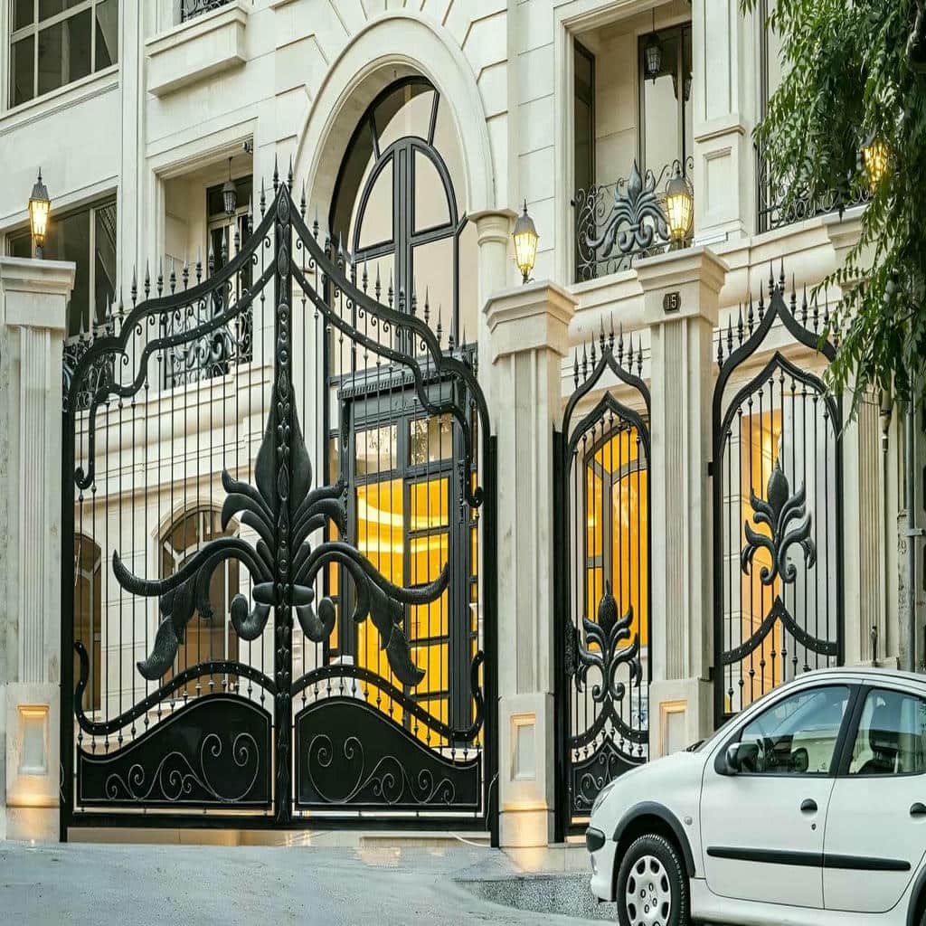 سفارش درب باغ آهنی قوسی با تاج قوسی