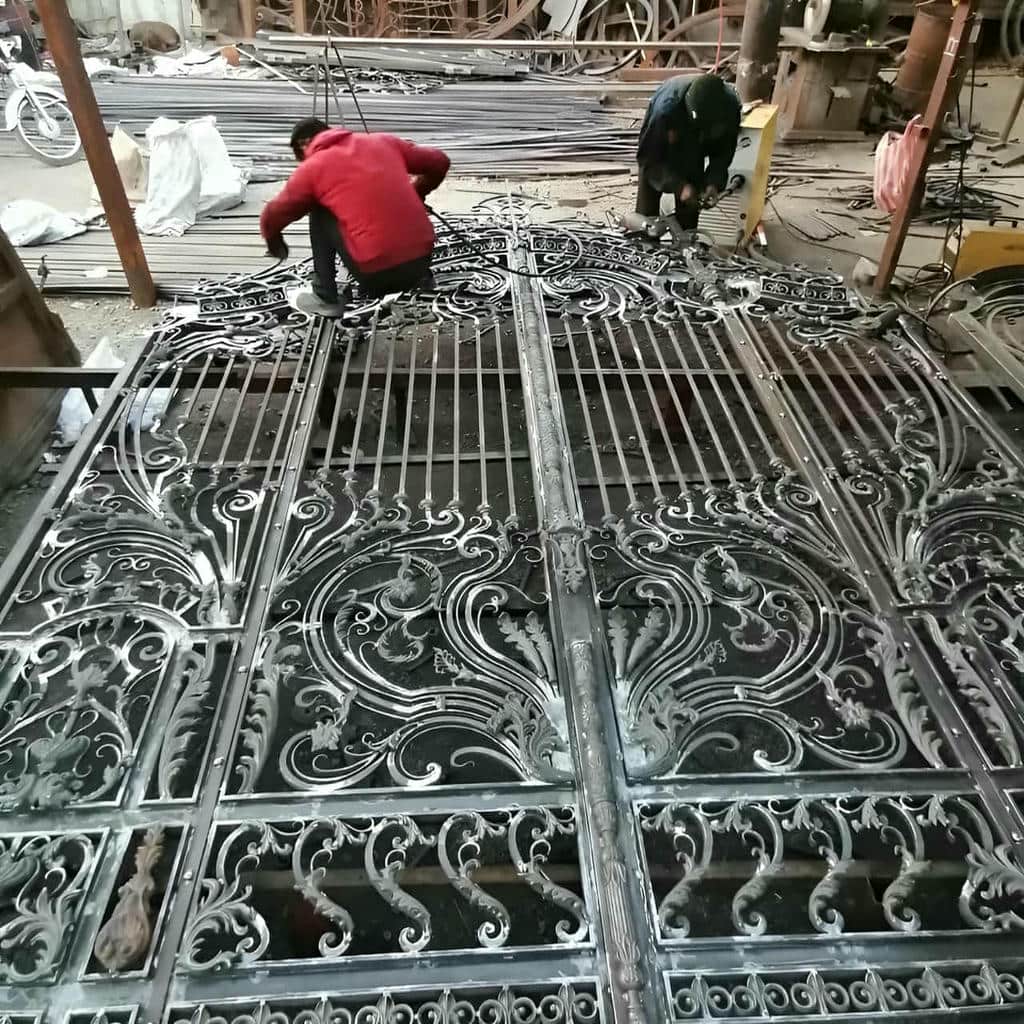 ساخت درب آهنی ساده قاب دار با ورق فلزی