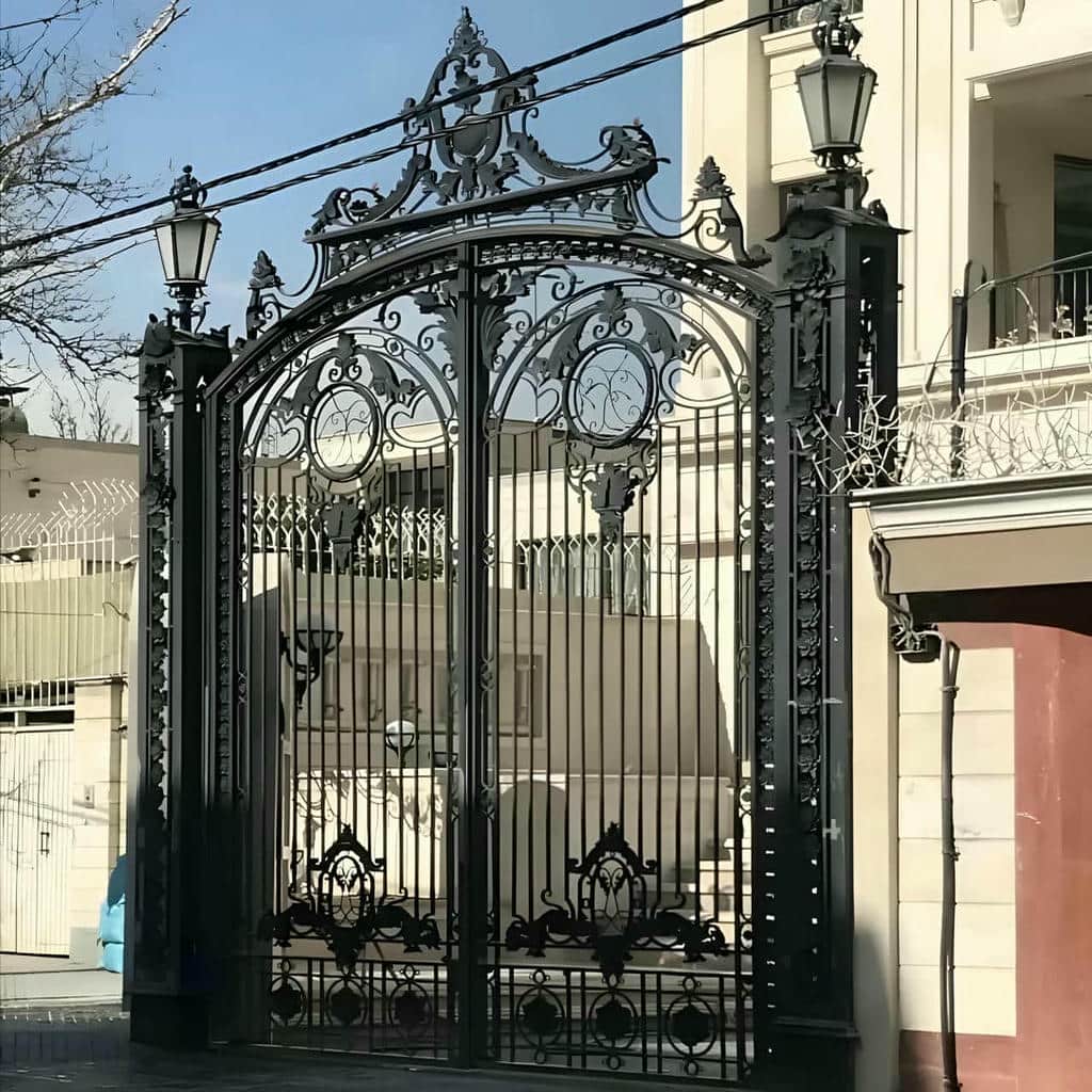 درب حیاط بزرگ پارکینگ دو لنگه برای اجرای ورودی حیاط