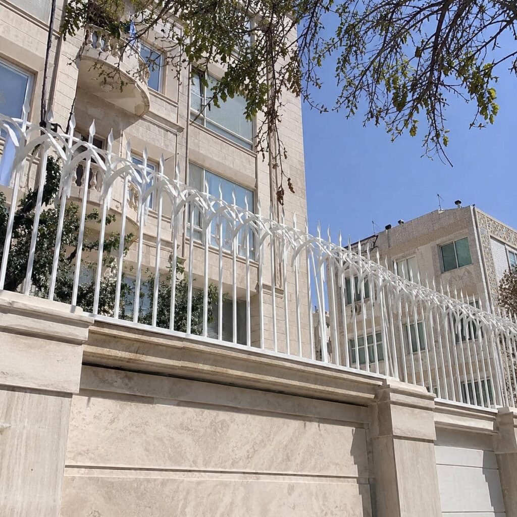 خدمات نصب حفاظ دیوار مدرن خطی با پشتیبانی