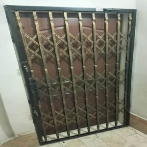 11 مدل درب آکاردئونی سه گل تسمه