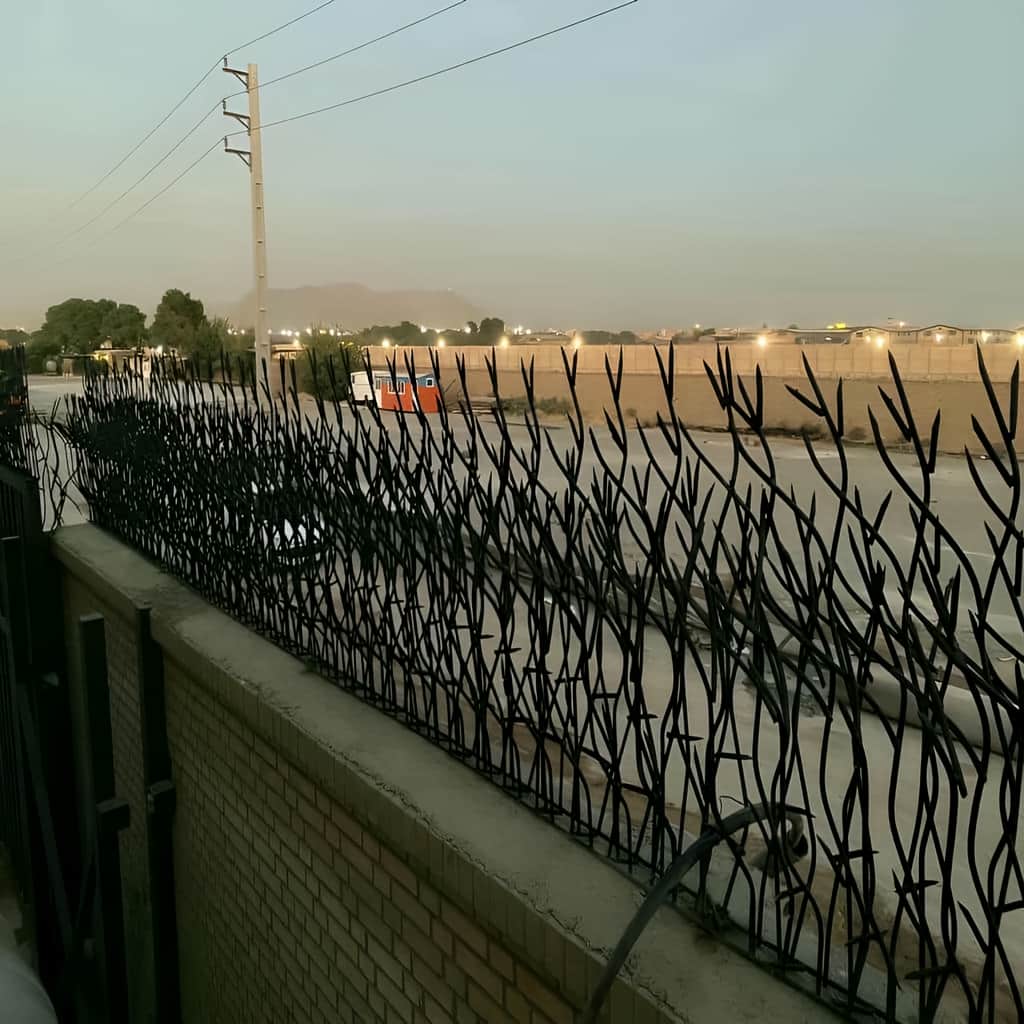 حفاظ بوته ای فلزی با پوشش رنگی