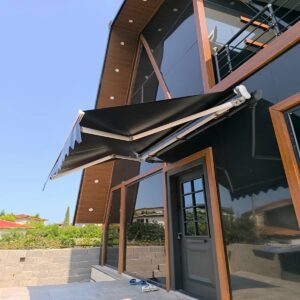 سایبان حیاط برقی با پوشش مقاوم