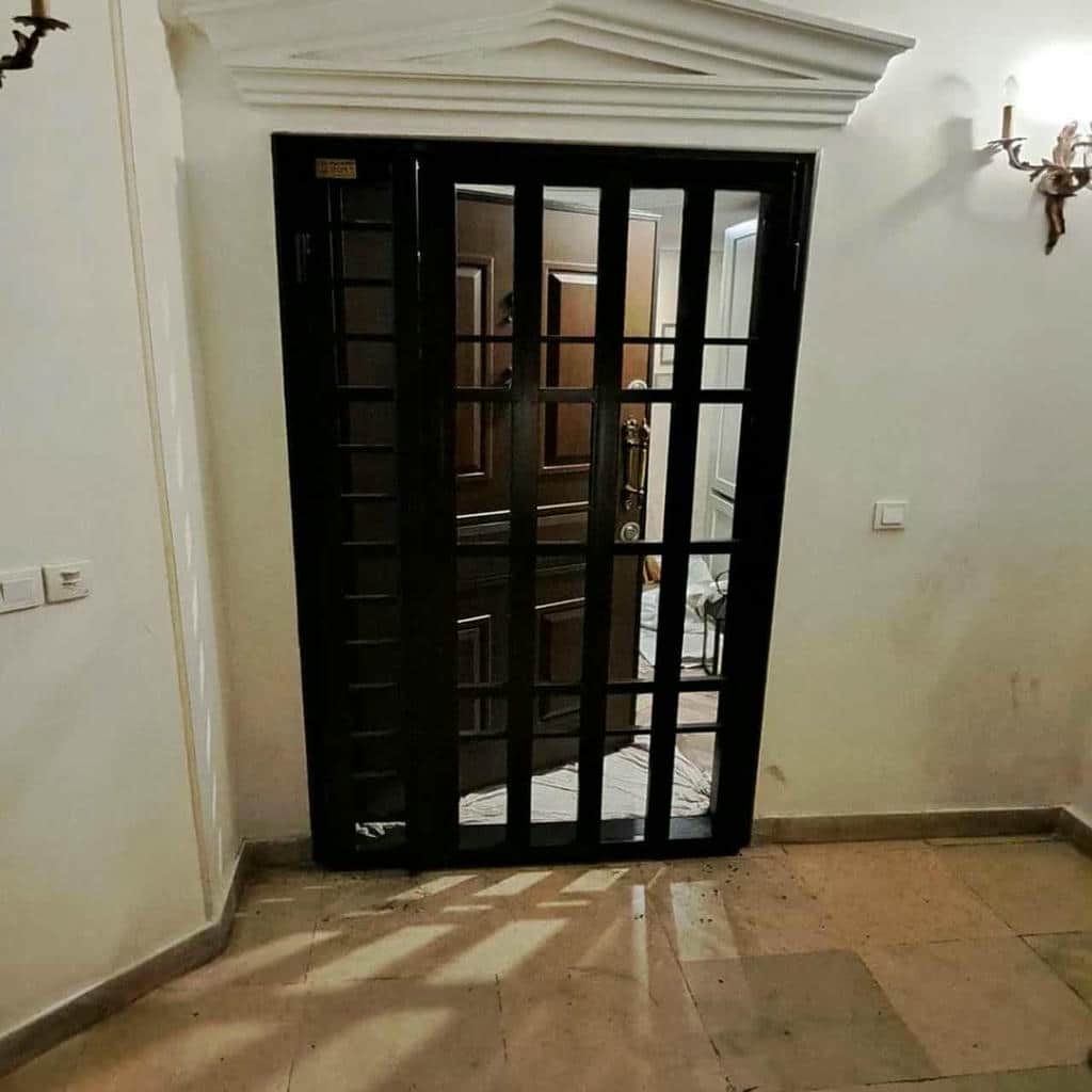 حفاظ کرکره ای سفارشی برای ورودی