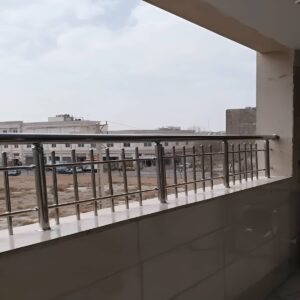 نرده بالکن ویلایی مدرن با طراحی مینیمال