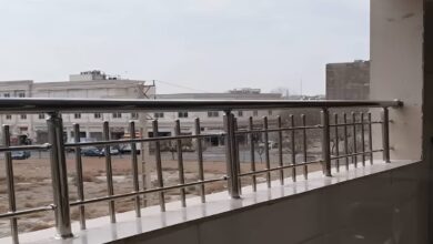 نرده بالکن ویلایی مدرن با طراحی مینیمال