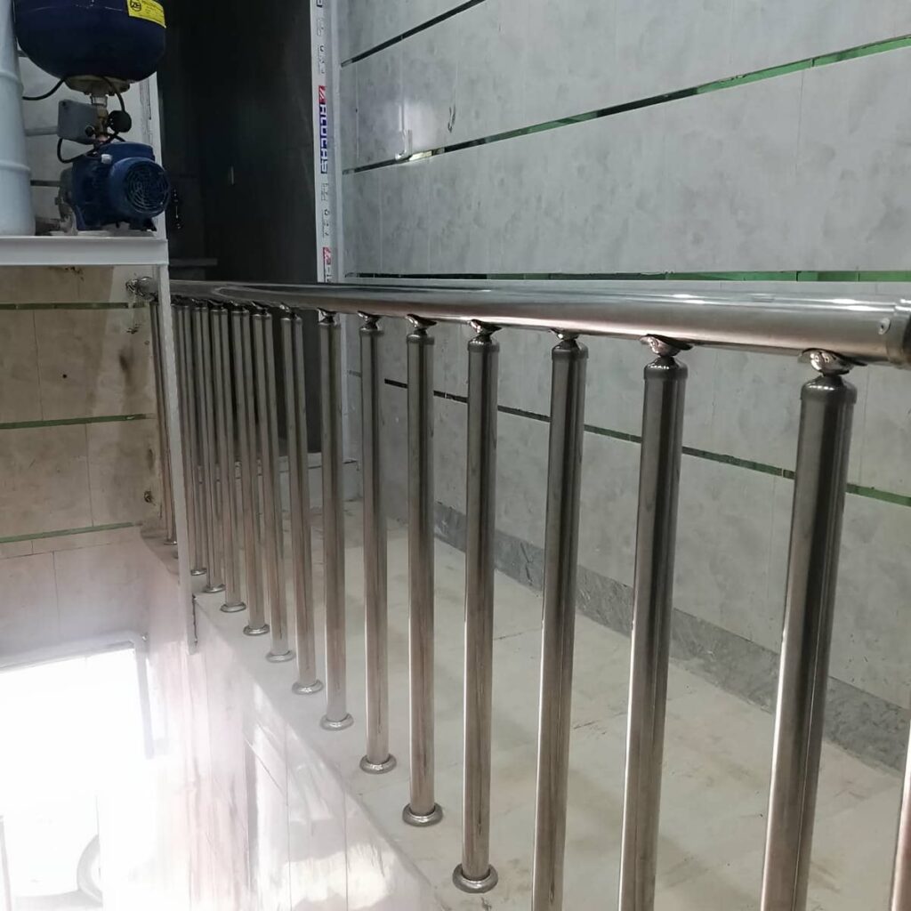 نرده کلاسیک بالکن با طراحی لوکس