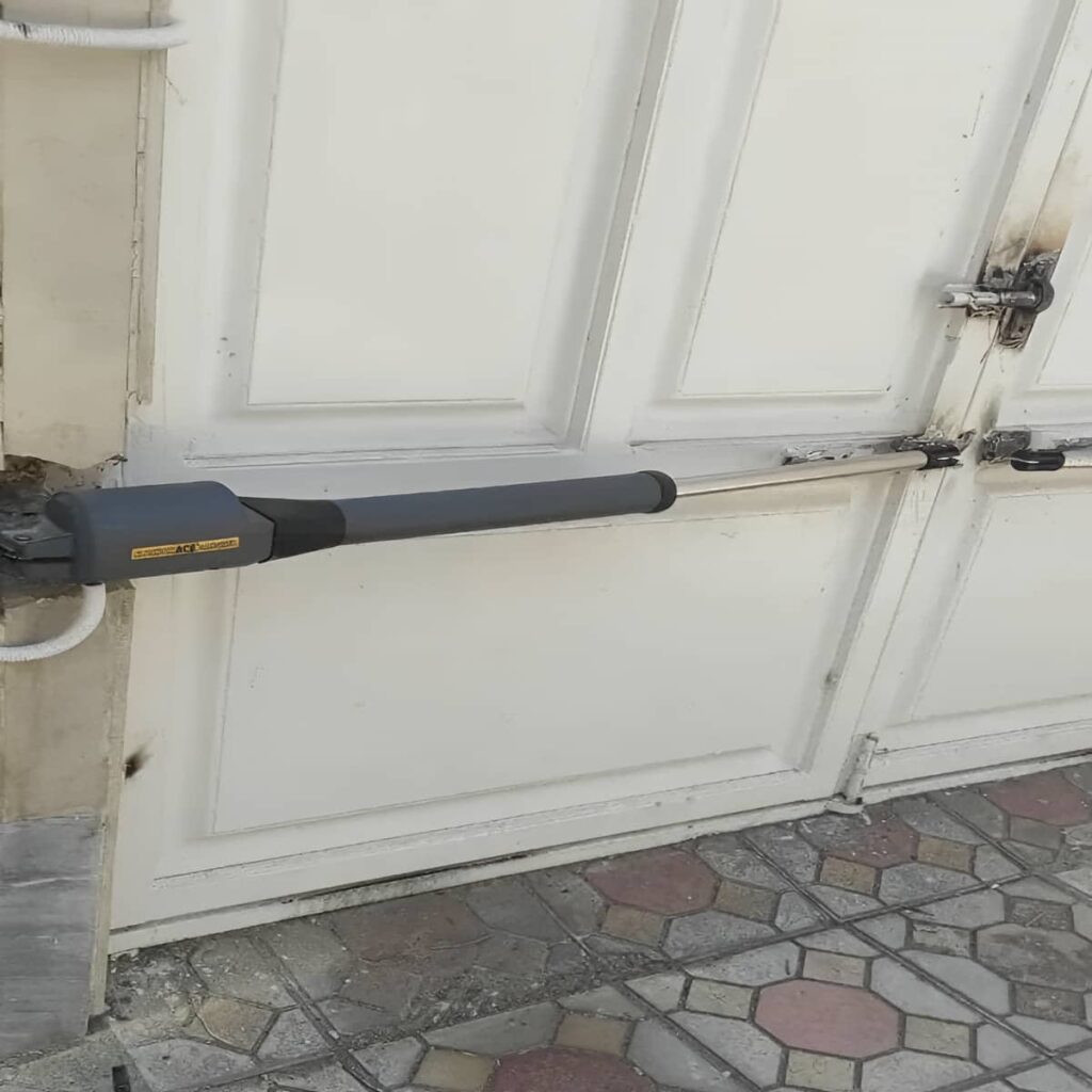 جک پارکینگی با موتور درب پارکینگ جک پارکینگی با موتور درب پارکینگ