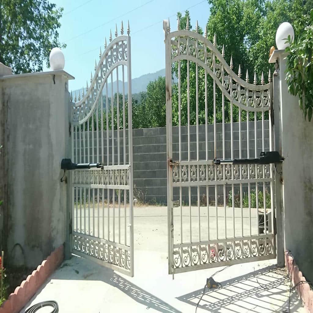 موتور درب پارکینگ با بدنه مقاوم فلزی موتور درب پارکینگ با بدنه مقاوم فلزی