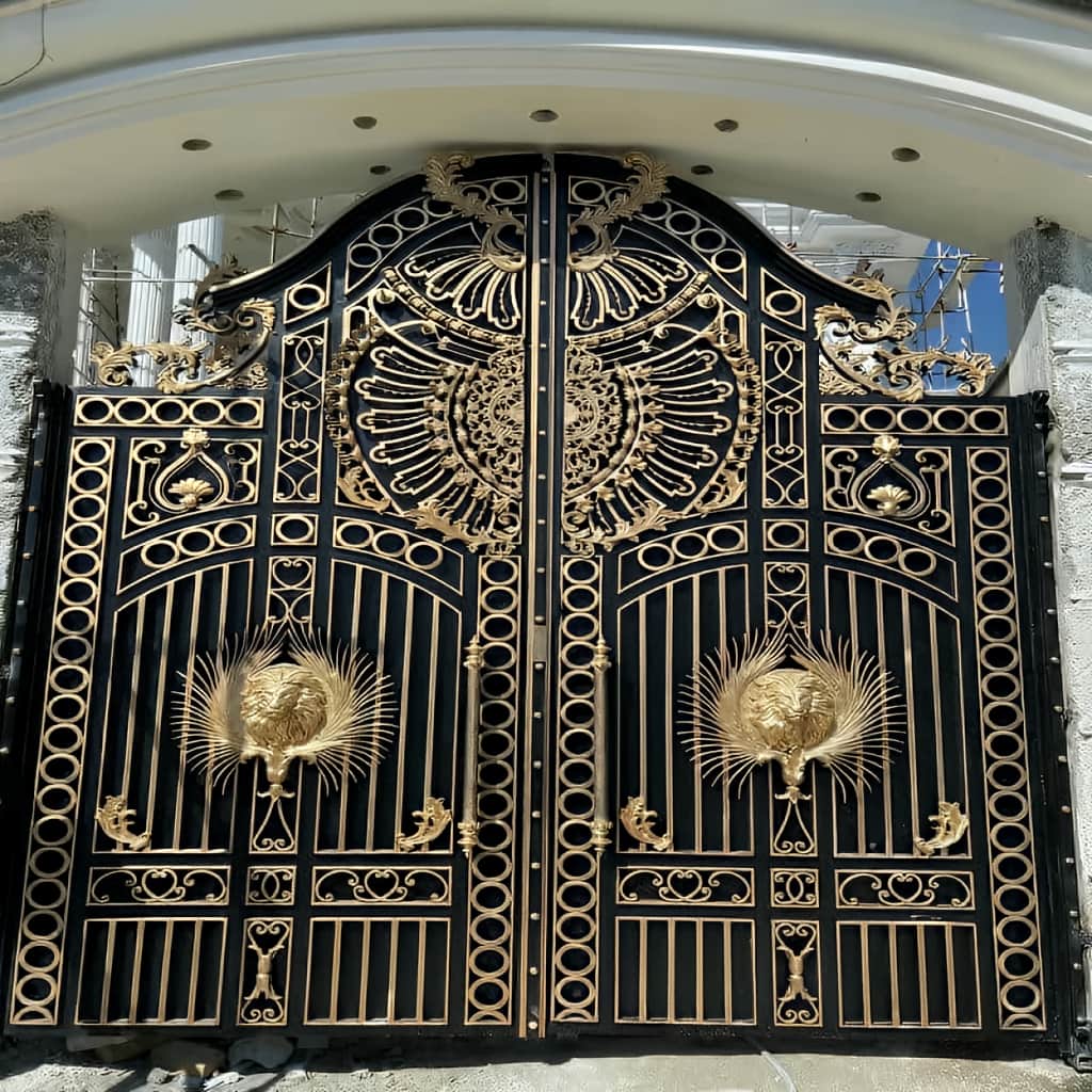 درب باغی ورودی محوطه